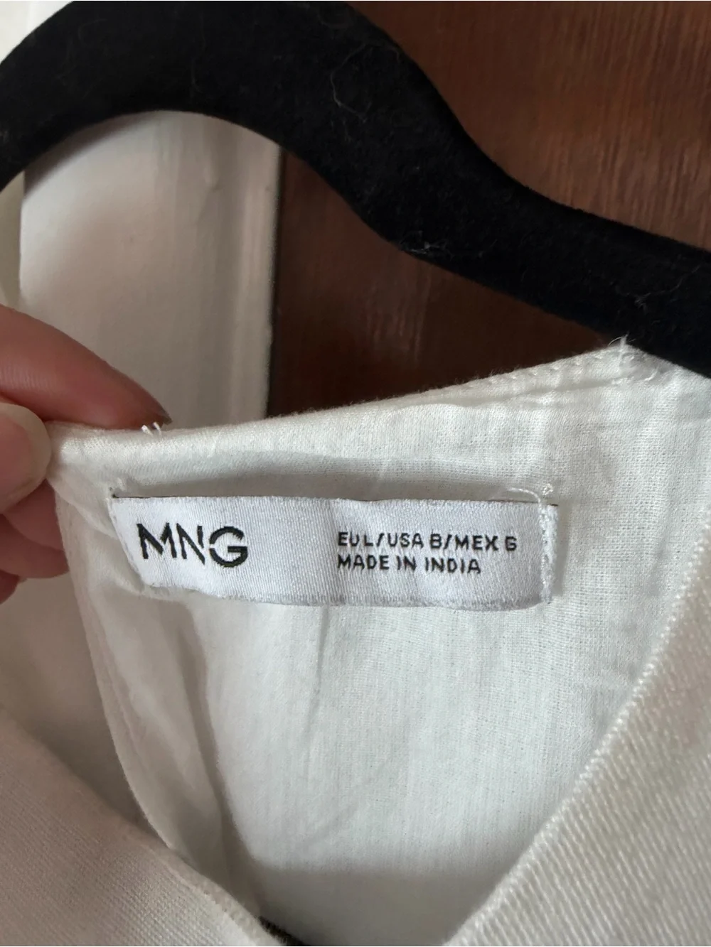 Embroidered Handkerchief Midi Dress
MANGO US 8 White - Picture 7 of 10